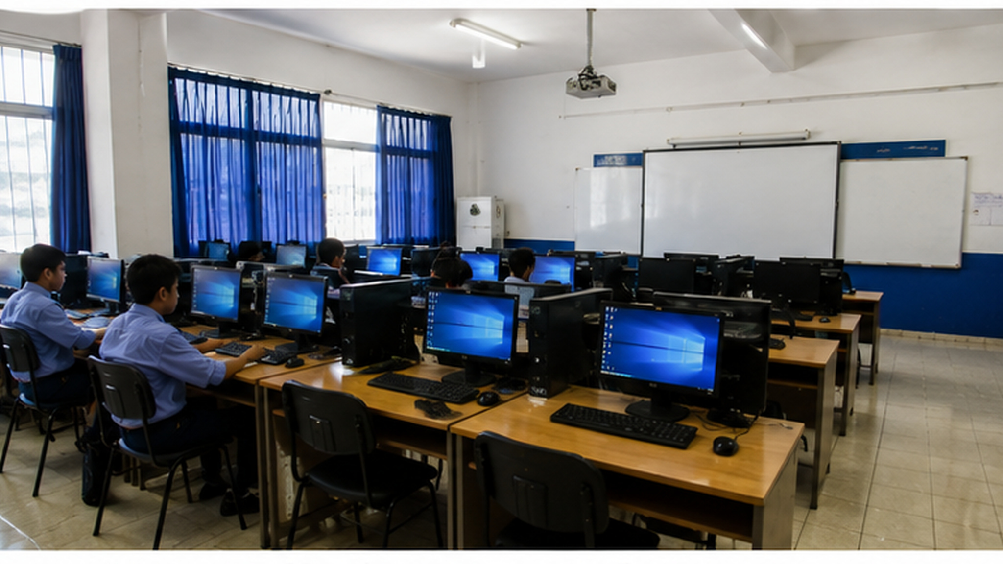 Sala de cómputo del colegio Nova Excellence